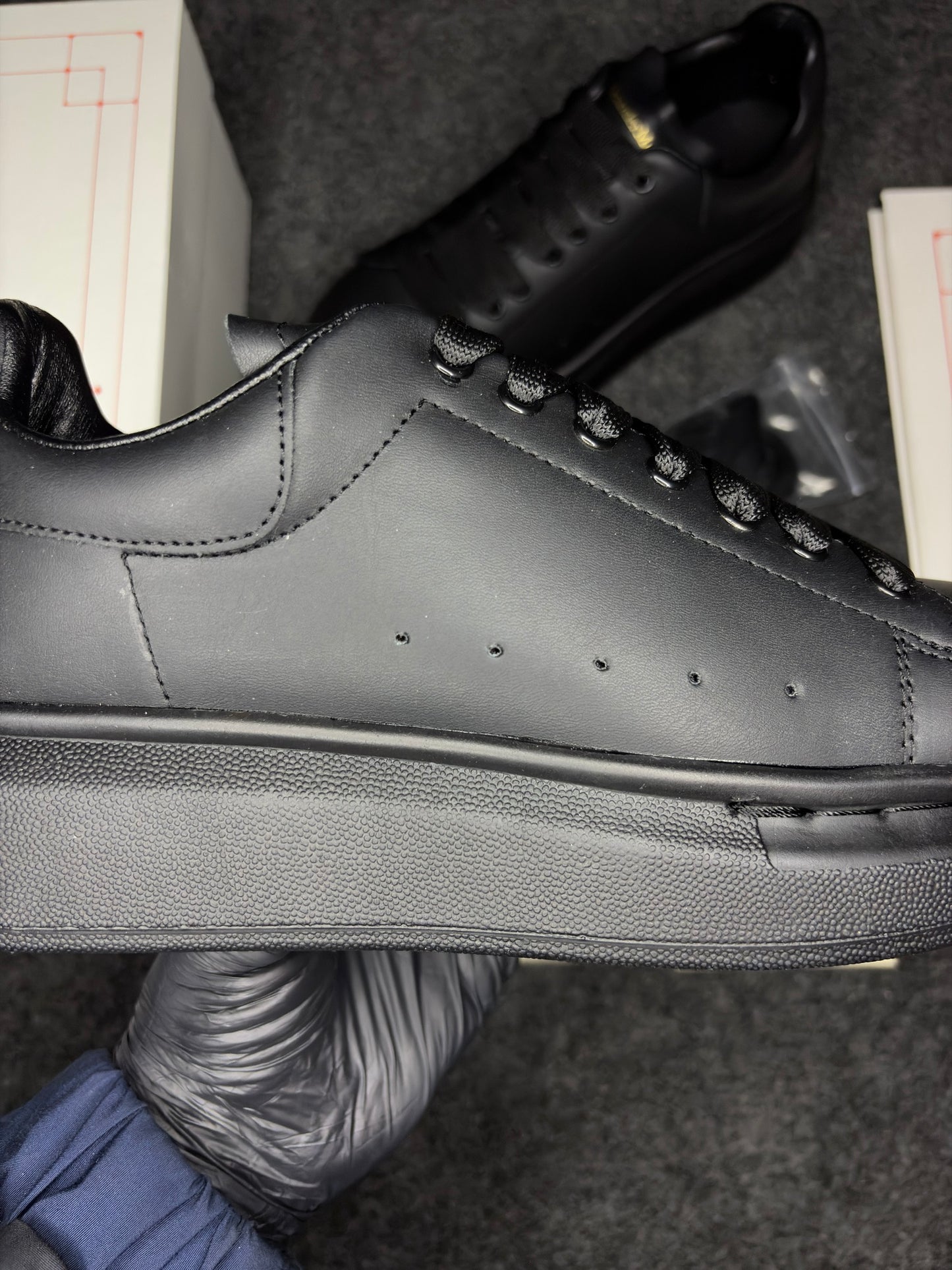 Alexander McQueen Oversized "Black"