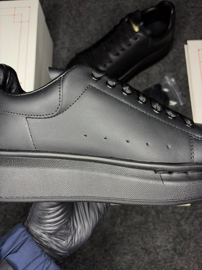 Alexander McQueen Oversized "Black"