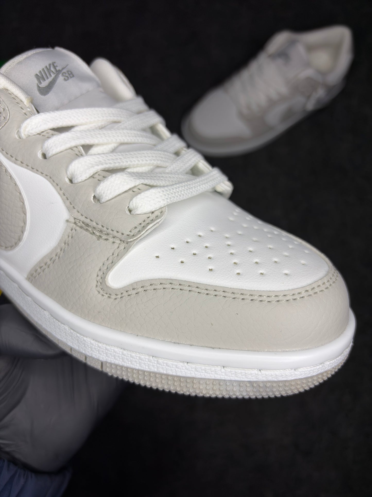 Nike SB Dunk Low ‘Grew White Gum’