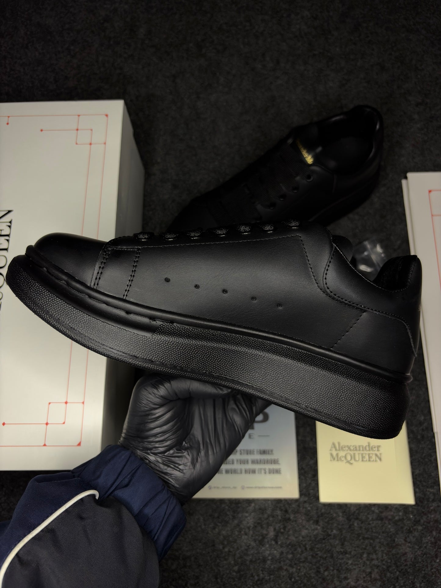 Alexander McQueen Oversized "Black"