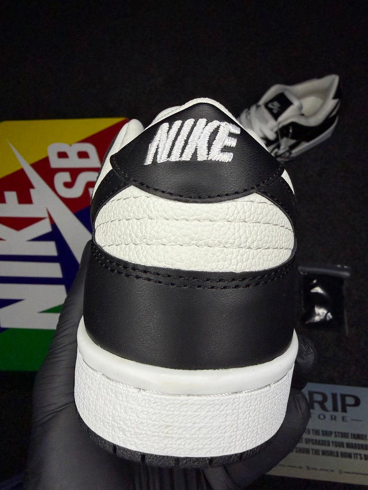 Nike SB Dunk Low ‘Black White Gum’