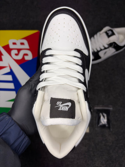 Nike SB Dunk Low ‘Black White Gum’