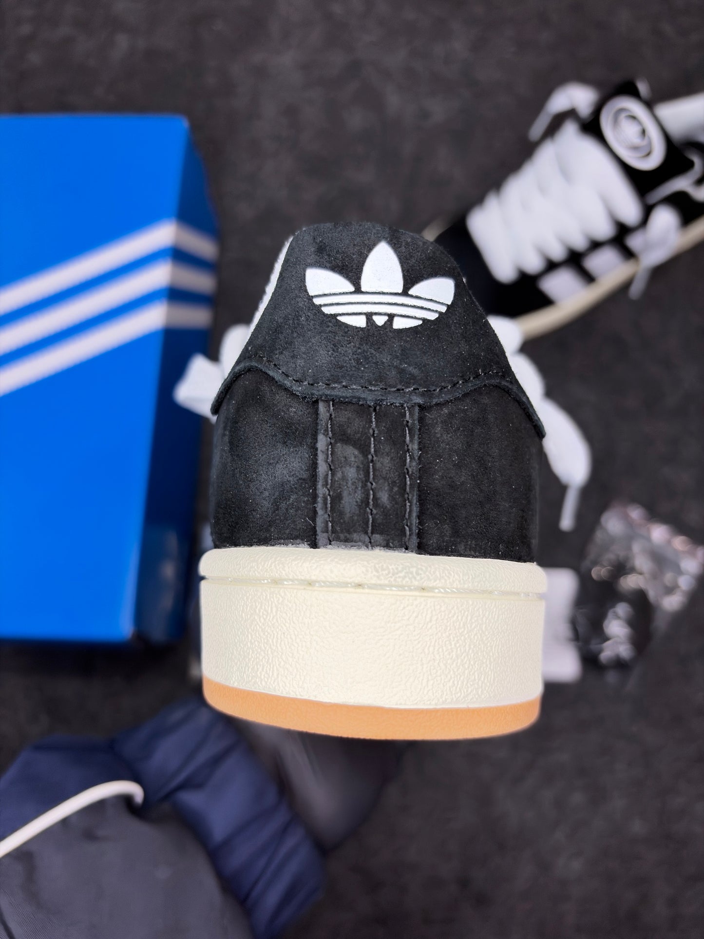 Adidas Campus 00s                       ‘Black white Gum’
