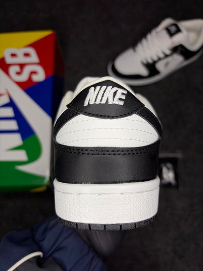 Nike SB Dunk Low ‘Black White Gum’