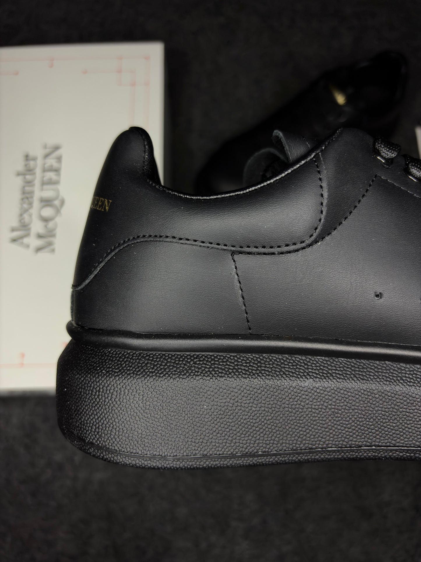 Alexander McQueen Oversized "Black"