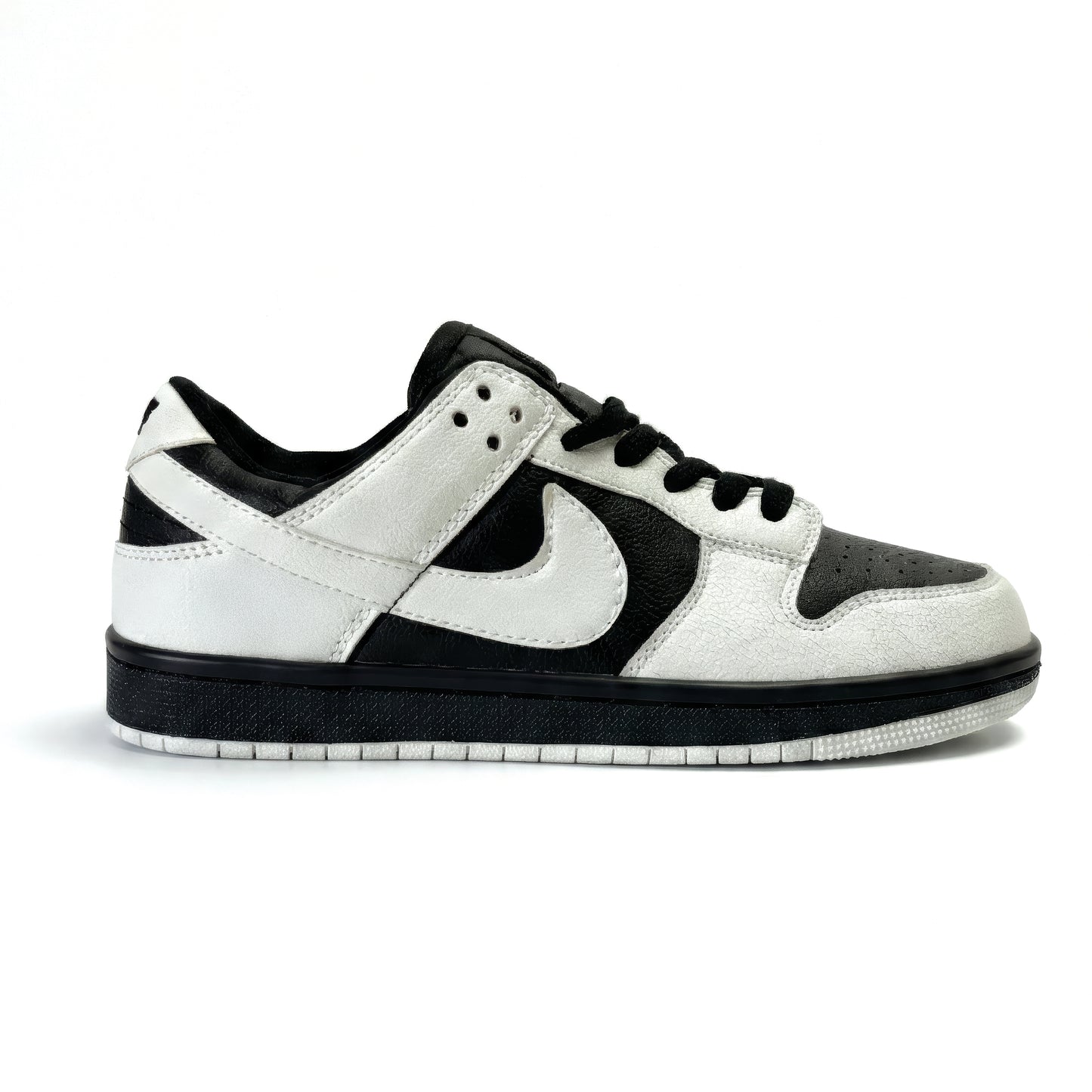 Nike SB Dunk Low ‘White/Black Gum’